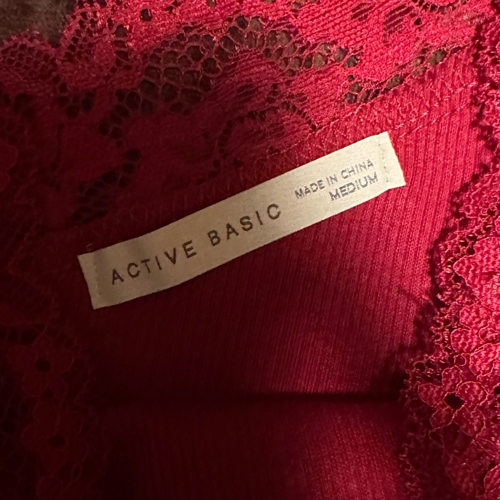 Red tank - Picture 2 of 2